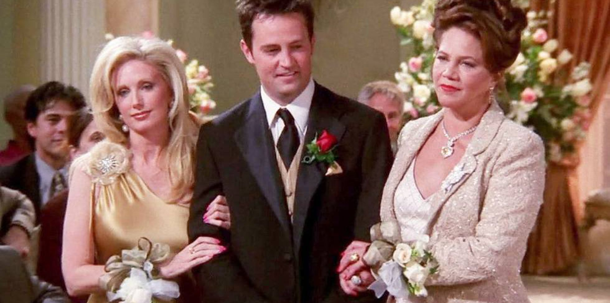 Creadora de Friends se disculpa por usar pronombres incorrectos para la mamá trans de Chandler