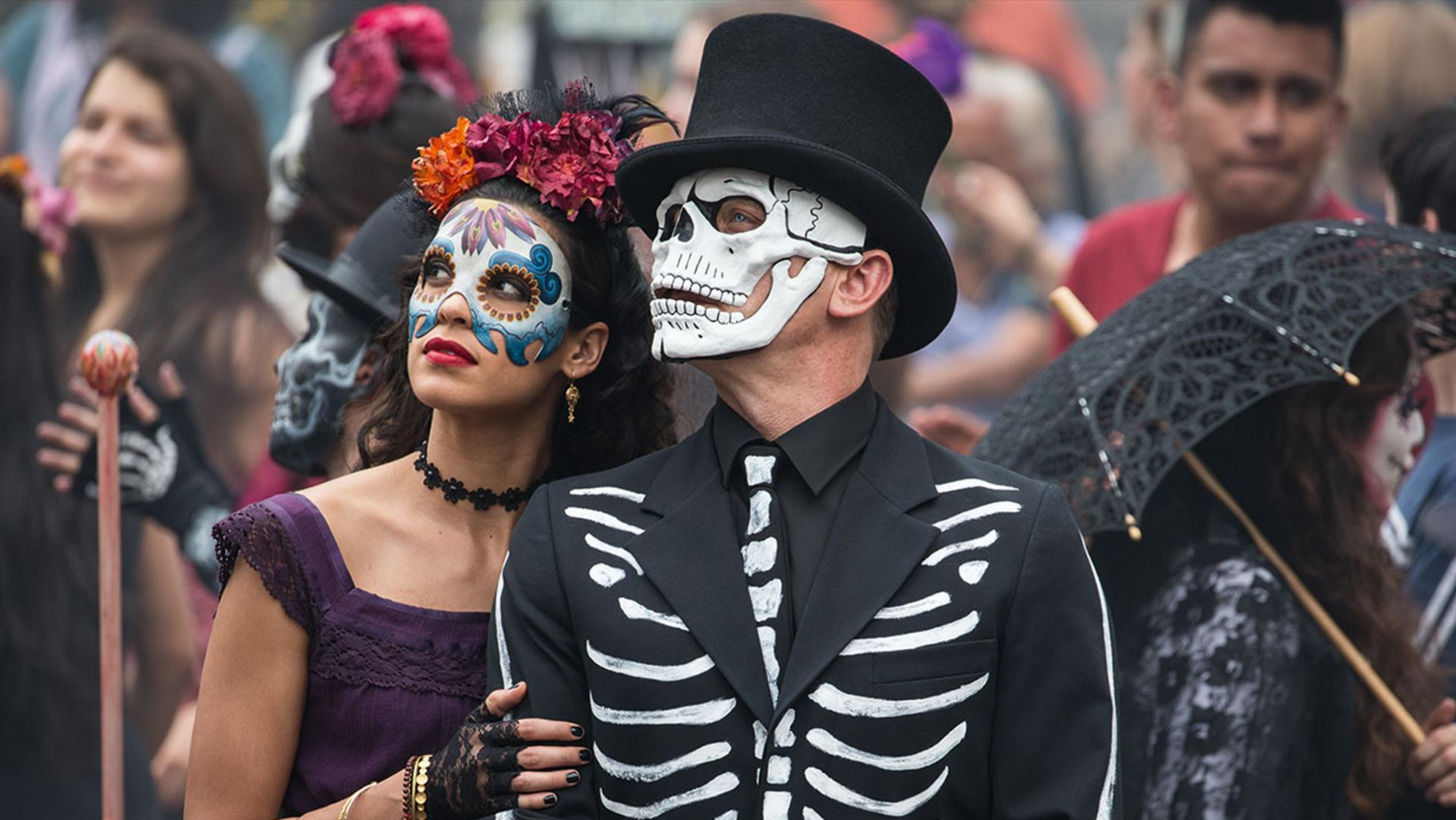 Cómo James Bond trajo el popular desfile de Día de Muertos a la CDMX