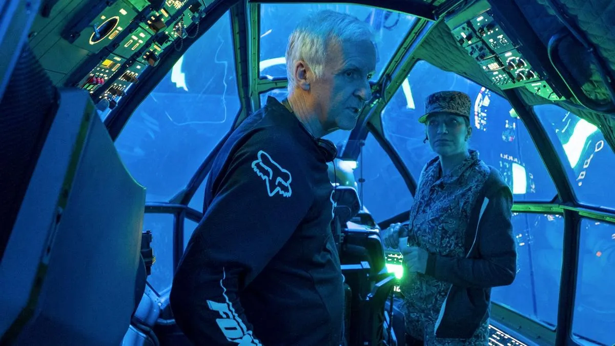 James Cameron explica por qué ver una película en un celular nunca será igual que verla en cines