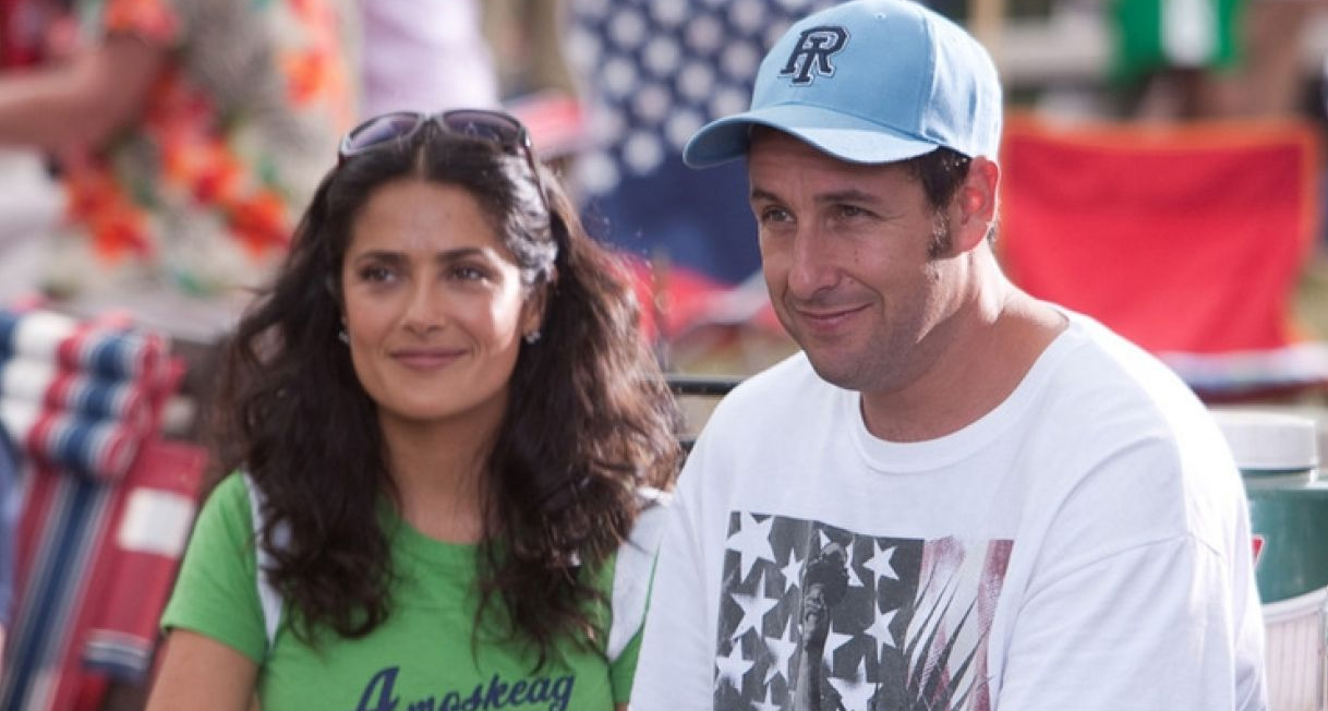 Salma Hayek agradece a Adam Sandler por darle una oportunidad en la comedia