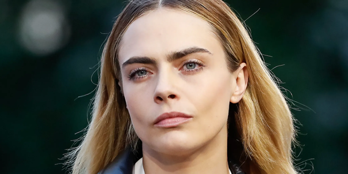 Cara Delevingne dice que a pesar de sus privilegios su vida no es fácil, y admite que tuvo problemas de salud mental