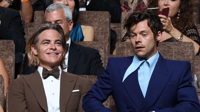 Chris Pine niega que Harry Styles le haya escupido en el estreno de No te preocupes, cariño