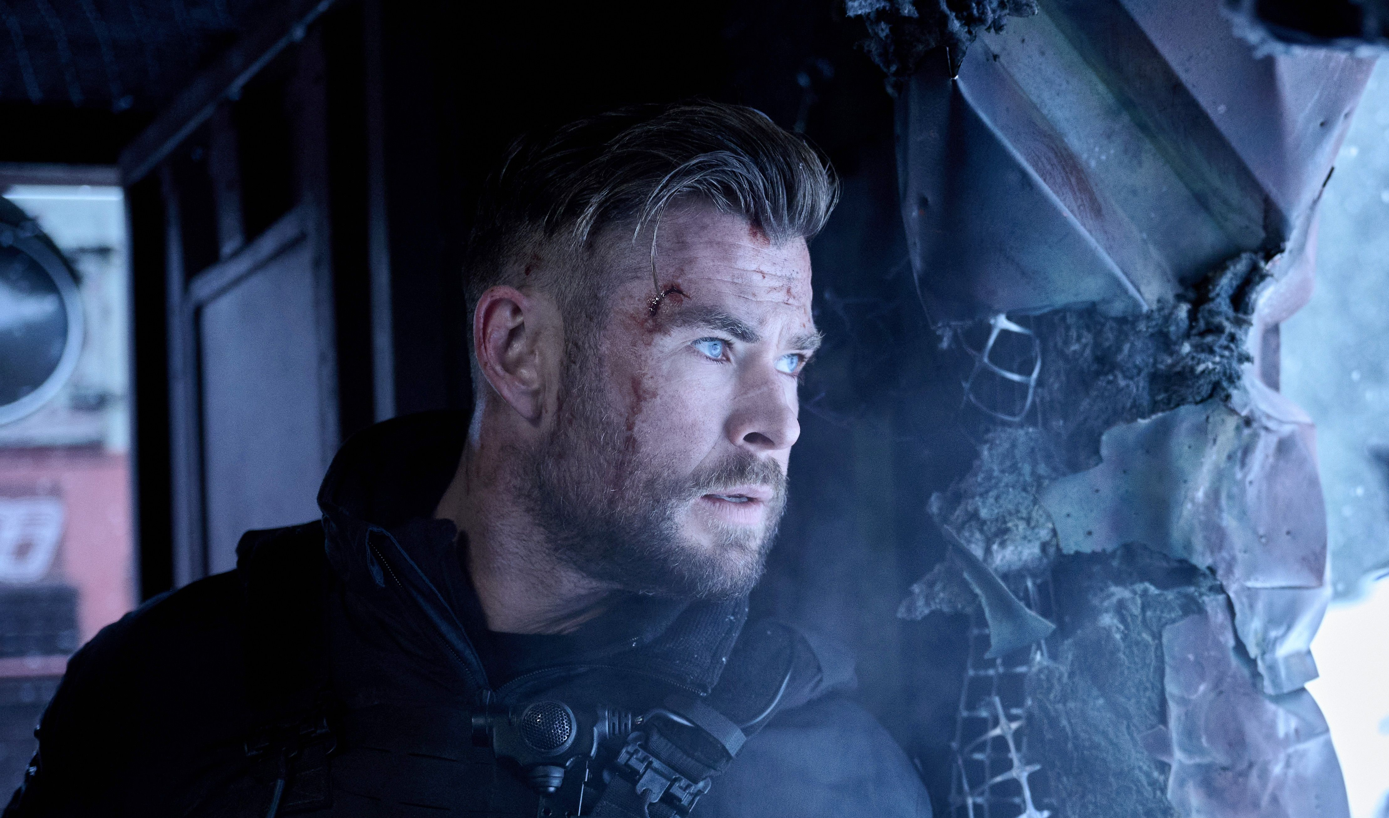 Misión de Rescate 2: Chris Hemsworth deslumbra como héroe de acción en el nuevo tráiler