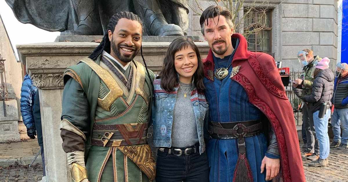 Xochitl Gomez defiende al guionista de Doctor Strange en el Multiverso de la Locura y culpa a Marvel por la recepción negativa de la película