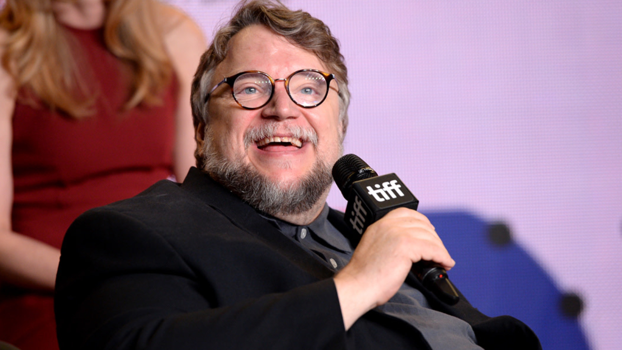 A Guillermo del Toro le preocupa la “estupidez natural” más que la inteligencia artificial