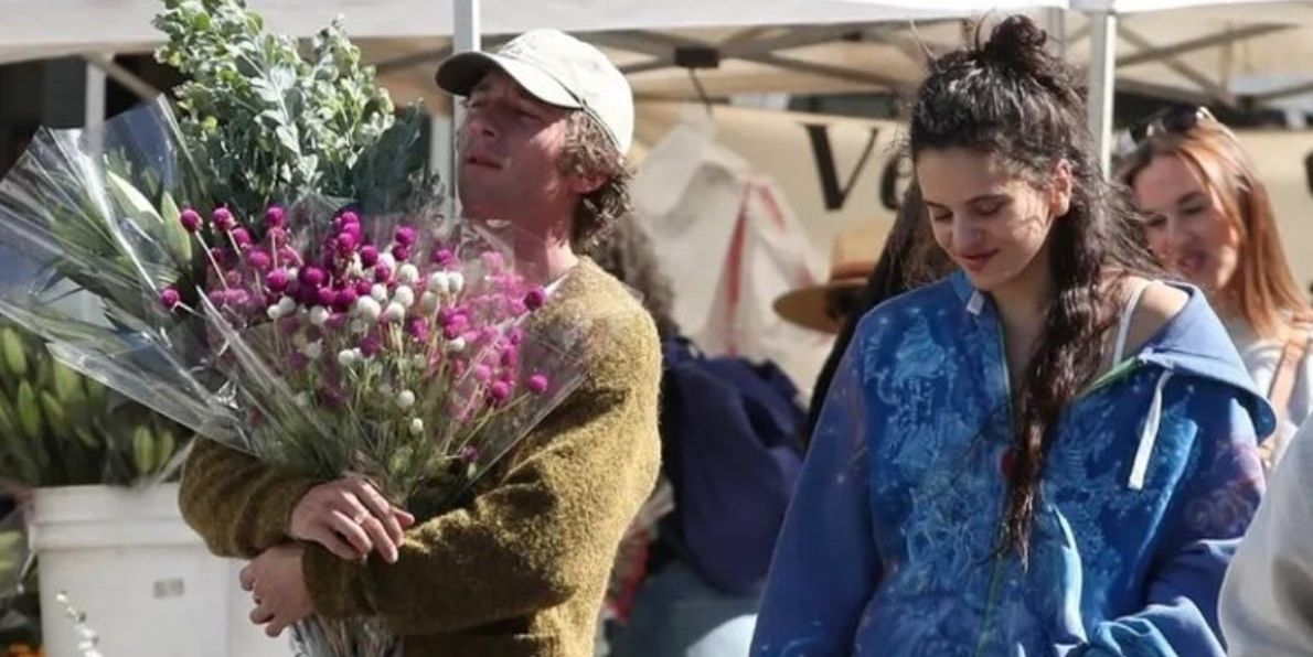 ¡Sí, chef! Imágenes de Rosalía y Jeremy Allen White parecen confirmar que hay romance