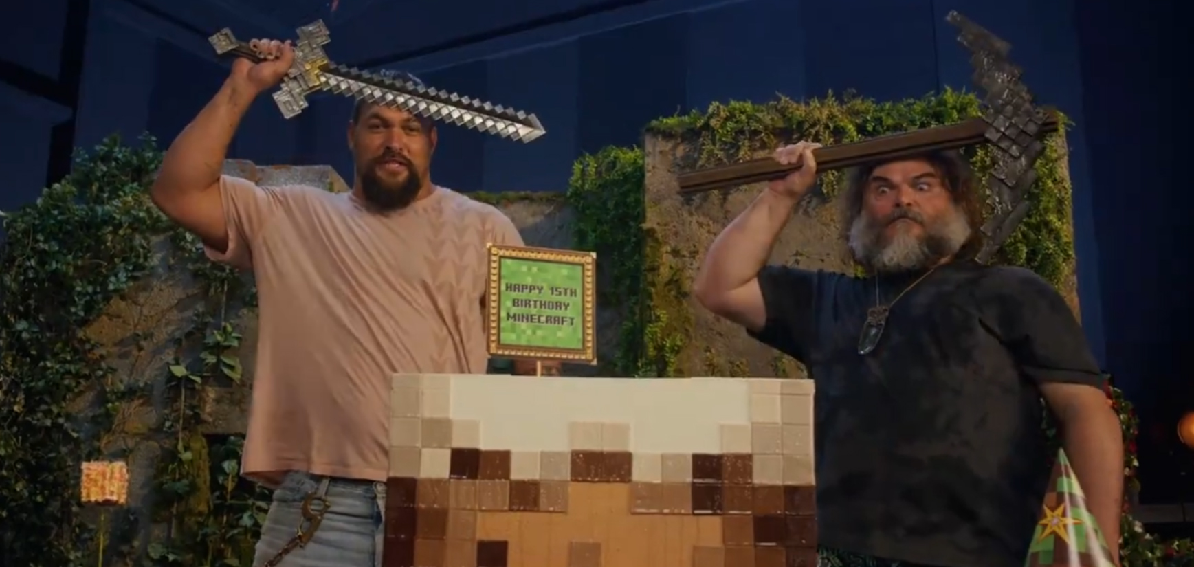 ¡Felicidades, ‘Minecraft!’ Jack Black y Jason Momoa se unen para celebrar el 15 aniversario de videojuego