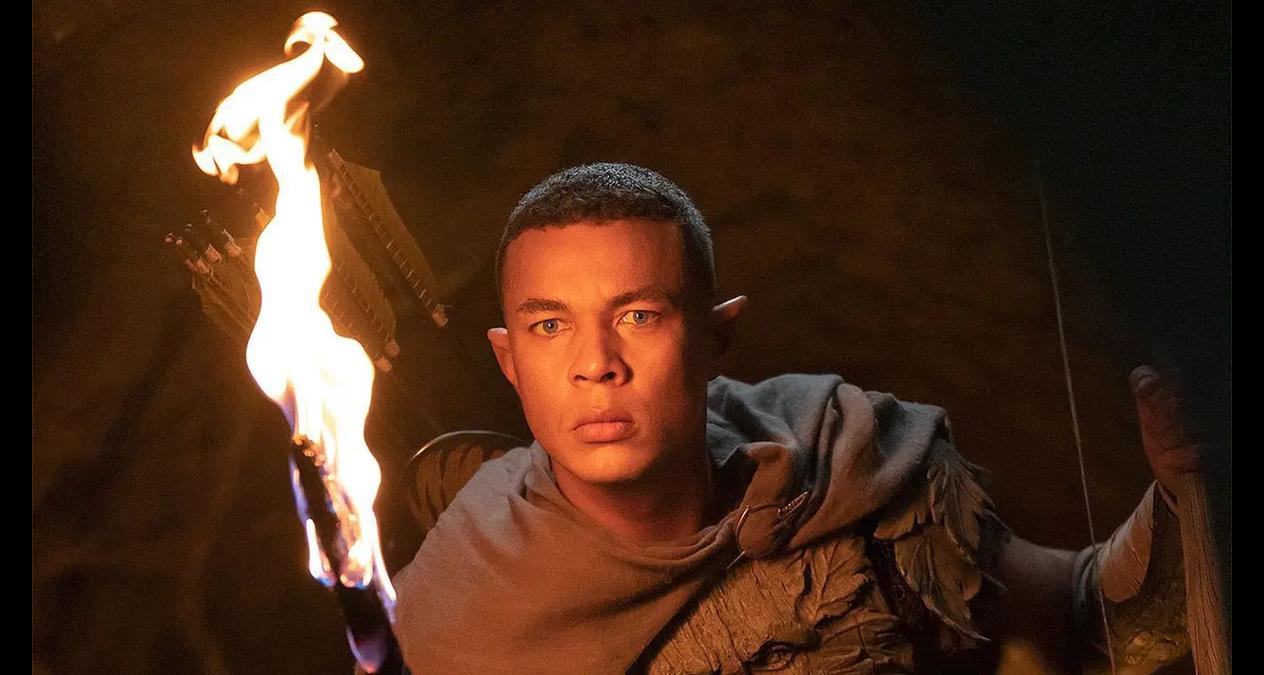 7. Ismael Cruz Córdova como Arondir (‘Rings of Power’): Como el primer elfo negro en la franquicia de Tolkien, enfrentó racismo sistemático en redes. El actor denunció acoso constante incluso antes del estreno. (Crédito: Amazon Primer Video)